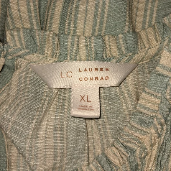 Lauren Conrad Short Bell Sleeve Top Size XL - Picture 7 of 12